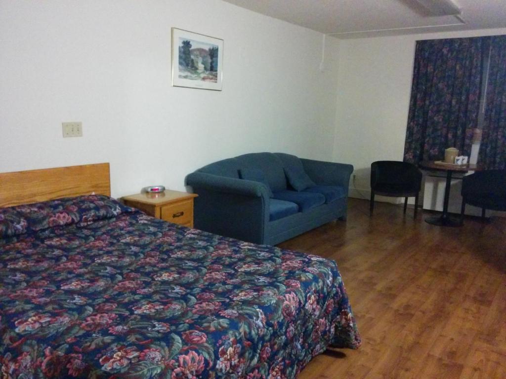 Burnside Hotel Dartmouth Room photo