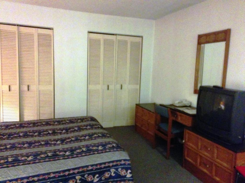 Burnside Hotel Dartmouth Room photo